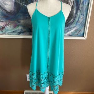 She + Sky Sleeveless Green Lace Dress, M
